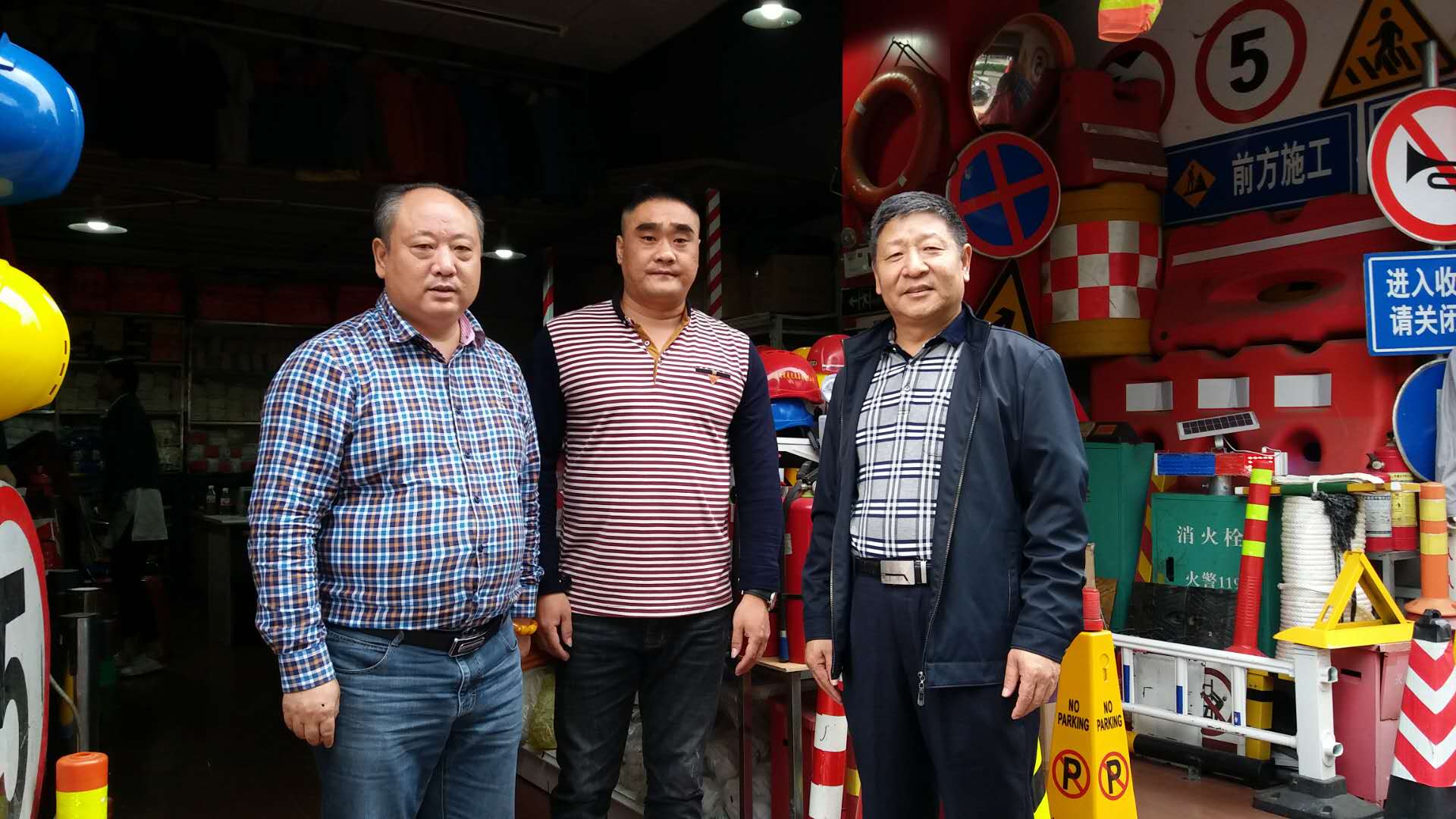 贾卫平朱建平到苏商企业南宁苏源起商贸有限公司调研